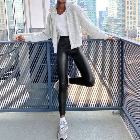 Aritzia Pants - Aritzia Wilfred Free Daria Faux Leather Leggings